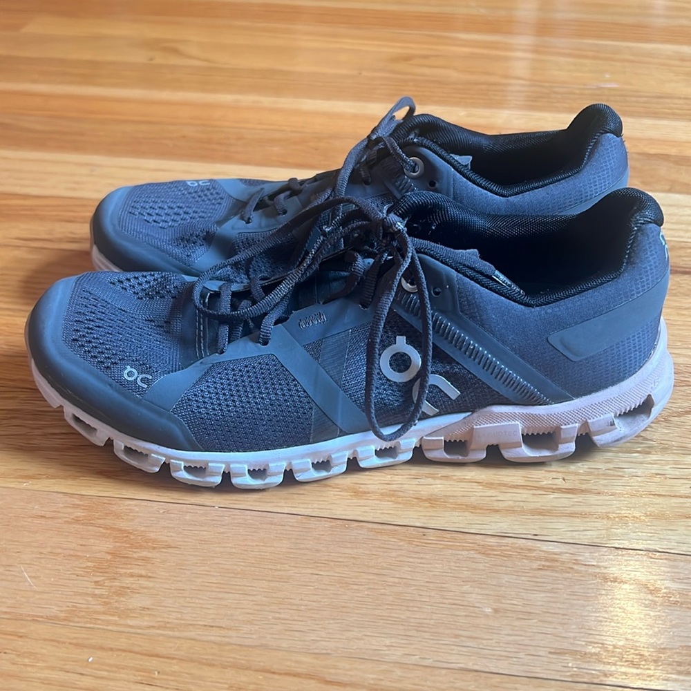ON CLOUD running sneakers